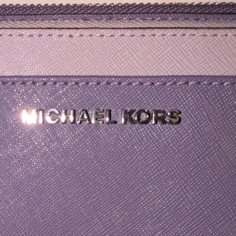 Michael Kors Jetset Xlarge Travel Wristlet With Pop Out Clutch  NWOT - Picture 2 of 12